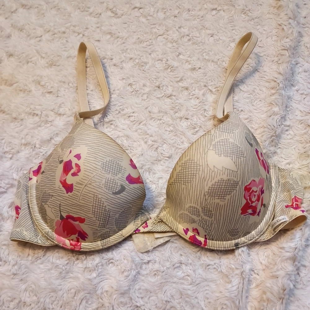 Calvin Klein Floral Roses Feminine Cream Padded Underwire Bra 34B Romantic